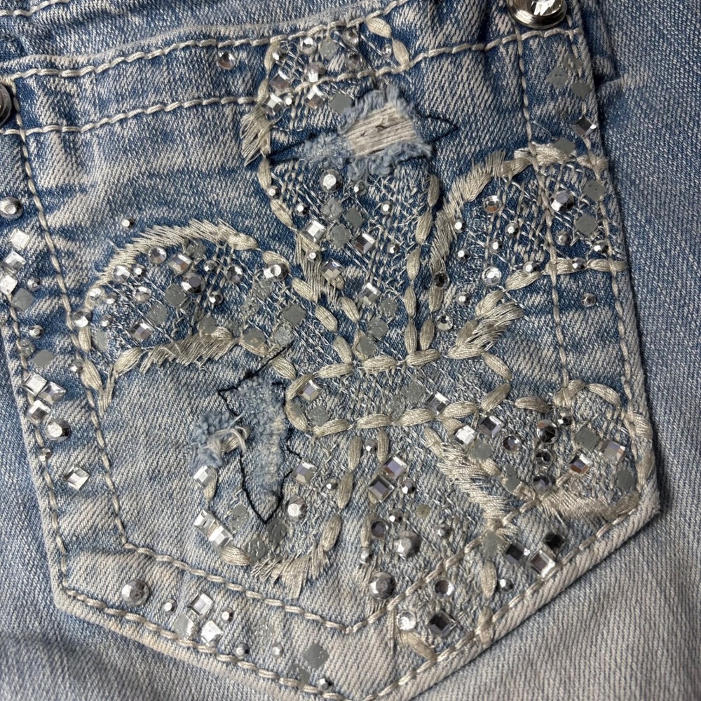 Miss Me Signature Slim Boot DIY Cut Off Denim Shorts Rhinestone Distressed 27 - Picture 3 of 5